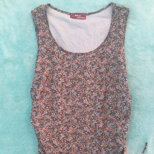 Sleeveless Floral Shirt with side ruching.